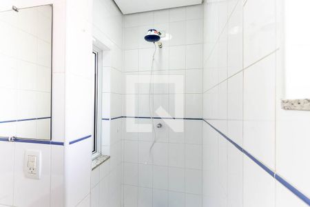 Casa à venda com 90m², 2 quartos e 2 vagasBanheiro 