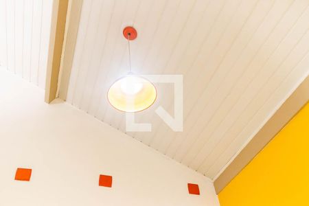 Casa à venda com 90m², 2 quartos e 2 vagasSala