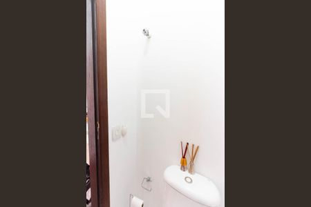 Casa à venda com 90m², 2 quartos e 2 vagasLavabo