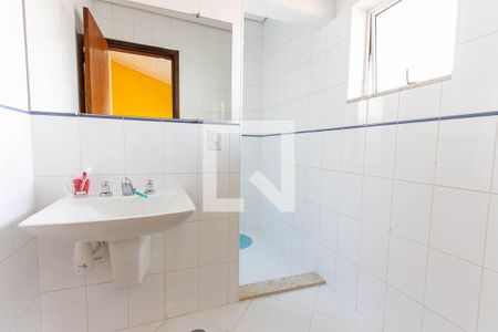 Casa à venda com 90m², 2 quartos e 2 vagasBanheiro 