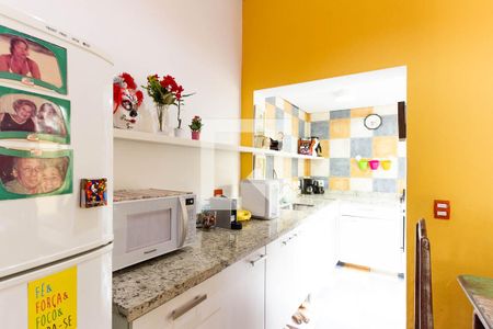 Casa à venda com 90m², 2 quartos e 2 vagasCozinha 