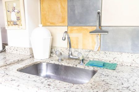 Casa à venda com 90m², 2 quartos e 2 vagasCozinha 