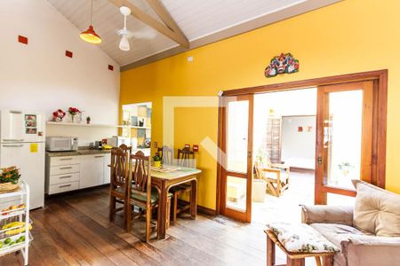 Casa à venda com 90m², 2 quartos e 2 vagasSala