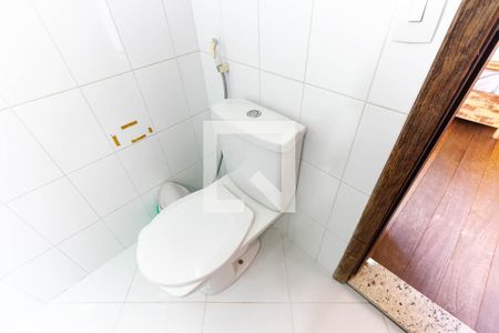 Casa à venda com 90m², 2 quartos e 2 vagasBanheiro 