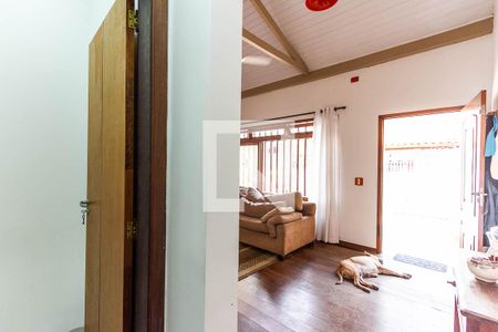 Casa à venda com 90m², 2 quartos e 2 vagasCorredor