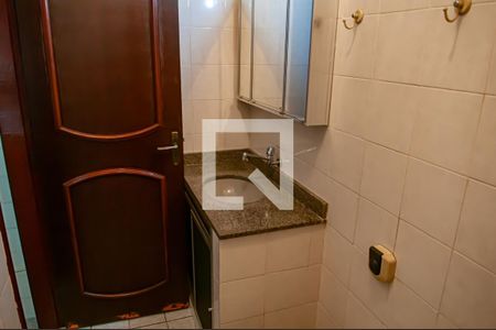 banheiro de apartamento para alugar com 2 quartos, 45m² em Taquara, Rio de Janeiro