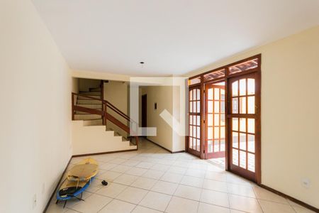 Sala de casa para alugar com 3 quartos, 120m² em Freguesia, Rio de Janeiro