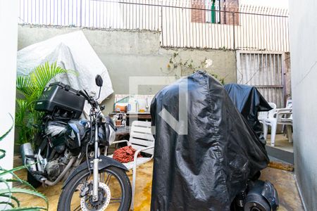 Casa à venda com 130m², 2 quartos e 2 vagas Casa à venda com 130m², 2 quartos e 2 vagasGaragem