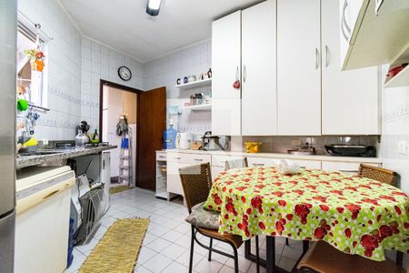 Casa à venda com 130m², 2 quartos e 2 vagas Casa à venda com 130m², 2 quartos e 2 vagasCozinha