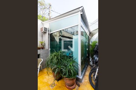 Casa à venda com 130m², 2 quartos e 2 vagas Casa à venda com 130m², 2 quartos e 2 vagasGaragem