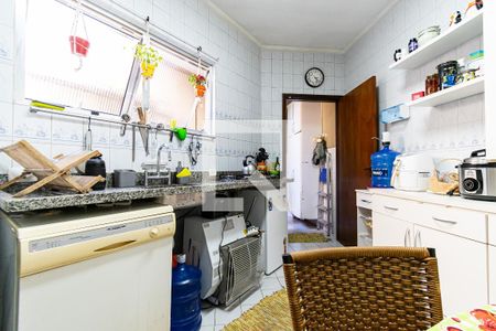 Casa à venda com 130m², 2 quartos e 2 vagas Casa à venda com 130m², 2 quartos e 2 vagasCozinha
