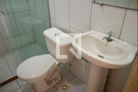 Casa de condomínio para alugar com 66m², 2 quartos e 1 vaga Casa de condomínio para alugar com 66m², 2 quartos e 1 vagaBanheiro 1