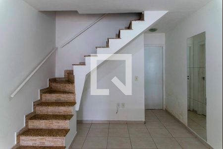 Casa de condomínio para alugar com 66m², 2 quartos e 1 vaga Casa de condomínio para alugar com 66m², 2 quartos e 1 vagaSala