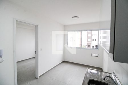 Sala/Cozinha de apartamento para alugar com 1 quarto, 25m² em Vila Butantã, São Paulo