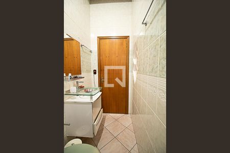 Casa à venda com 1m², 3 quartos e 3 vagasBanheiro quarto 2