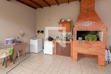 Casa à venda com 1m², 3 quartos e 3 vagasÁrea de Serviço