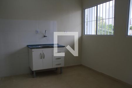 Sala/Cozinha de apartamento à venda com 2 quartos, 34m² em Vila Carmosina, São Paulo