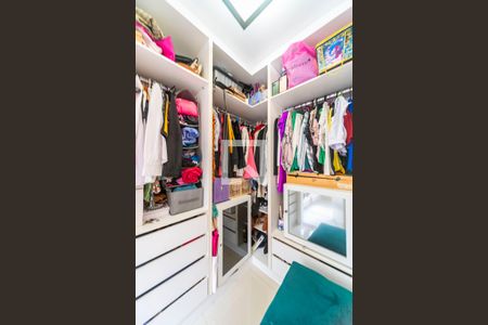 Casa à venda com 275m², 3 quartos e 5 vagas Casa à venda com 275m², 3 quartos e 5 vagasCloset do Quarto 1