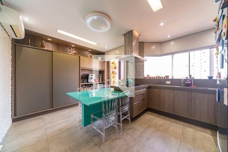 Casa à venda com 275m², 3 quartos e 5 vagas Casa à venda com 275m², 3 quartos e 5 vagasCozinha