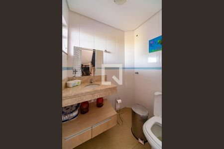 Casa à venda com 275m², 3 quartos e 5 vagas Casa à venda com 275m², 3 quartos e 5 vagasBanheiro de Serviço