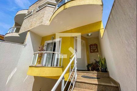 Casa à venda com 275m², 3 quartos e 5 vagas Casa à venda com 275m², 3 quartos e 5 vagasEntrada