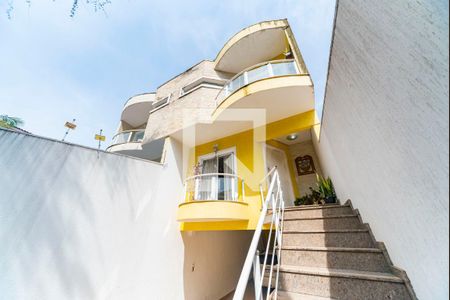 Casa à venda com 275m², 3 quartos e 5 vagas Casa à venda com 275m², 3 quartos e 5 vagasFachada e Entrada