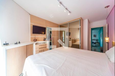 Casa à venda com 275m², 3 quartos e 5 vagas Casa à venda com 275m², 3 quartos e 5 vagasQuarto 1