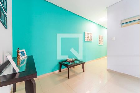 Casa à venda com 275m², 3 quartos e 5 vagas Casa à venda com 275m², 3 quartos e 5 vagasHall da Escada