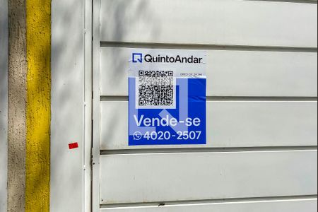 Casa à venda com 275m², 3 quartos e 5 vagas Casa à venda com 275m², 3 quartos e 5 vagasPlaca Instalada na Fachada