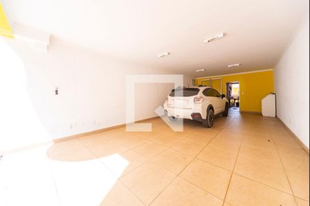 Casa à venda com 275m², 3 quartos e 5 vagas Casa à venda com 275m², 3 quartos e 5 vagasGaragem