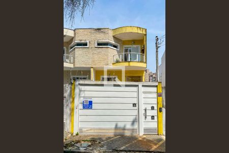 Casa à venda com 275m², 3 quartos e 5 vagas Casa à venda com 275m², 3 quartos e 5 vagasFachada