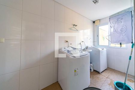 Casa à venda com 275m², 3 quartos e 5 vagas Casa à venda com 275m², 3 quartos e 5 vagasÁrea de Serviço