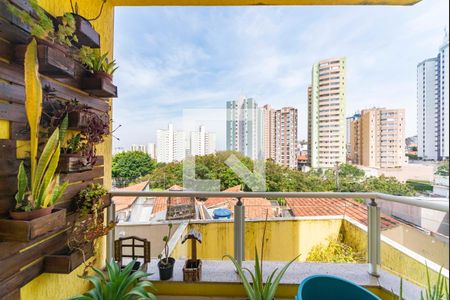 Casa à venda com 275m², 3 quartos e 5 vagas Casa à venda com 275m², 3 quartos e 5 vagasVaranda da Cozinha