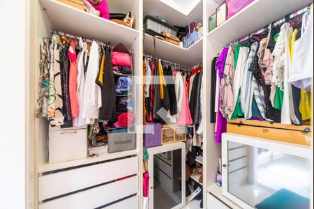 Casa à venda com 275m², 3 quartos e 5 vagas Casa à venda com 275m², 3 quartos e 5 vagasCloset do Quarto 1