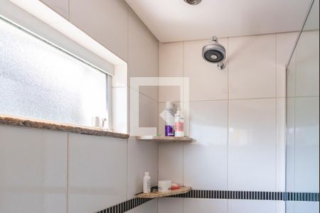 Casa à venda com 275m², 3 quartos e 5 vagas Casa à venda com 275m², 3 quartos e 5 vagasChuveiro