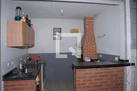 Casa à venda com 170m², 3 quartos e 2 vagasÁrea Comum - Churrasqueira