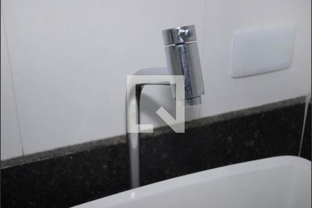 Casa à venda com 170m², 3 quartos e 2 vagasBanheiro 1