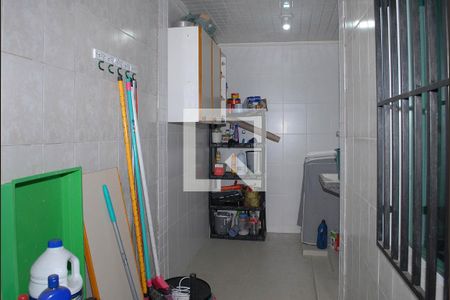 Casa à venda com 170m², 3 quartos e 2 vagasÁrea de Serviço