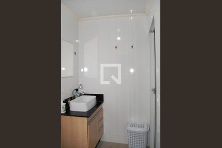 Casa à venda com 170m², 3 quartos e 2 vagasBanheiro 1