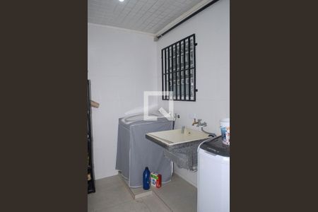 Casa à venda com 170m², 3 quartos e 2 vagasÁrea de Serviço