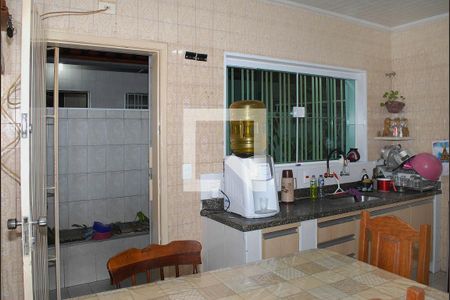 Casa à venda com 170m², 3 quartos e 2 vagasCozinha