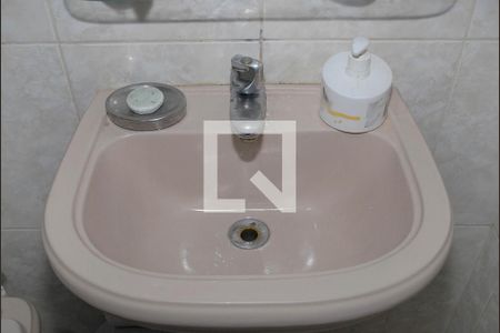 Casa à venda com 170m², 3 quartos e 2 vagasBanheiro 2