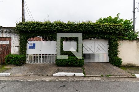 Fachada de casa à venda com 5 quartos, 300m² em Vila Babilônia, São Paulo