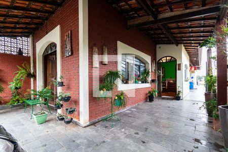 Garagem de casa à venda com 5 quartos, 300m² em Vila Babilônia, São Paulo