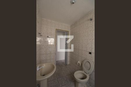 Banheiro de casa para alugar com 1 quarto, 70m² em Jardim Tiete, São Paulo