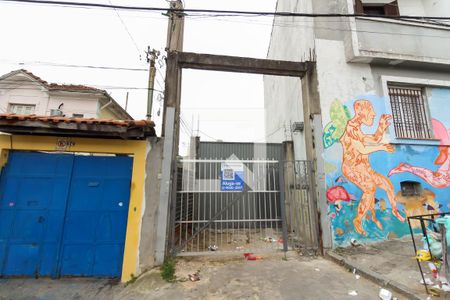 Casa para alugar com 30m², 1 quarto e sem vaga Casa para alugar com 30m², 1 quarto e sem vagaFachada