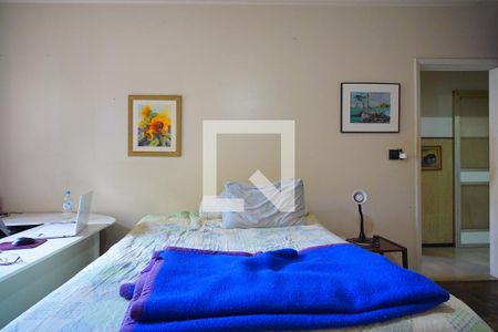 Quarto 1 de casa à venda com 6 quartos, 411m² em Jardim Lindóia, Porto Alegre