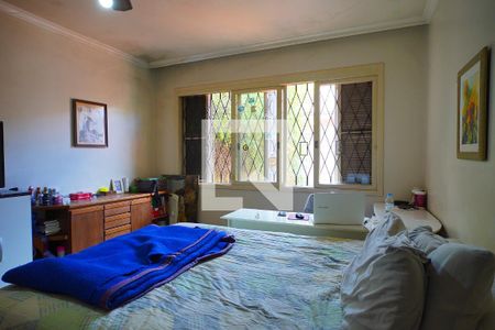 Quarto 1 de casa à venda com 6 quartos, 411m² em Jardim Lindóia, Porto Alegre