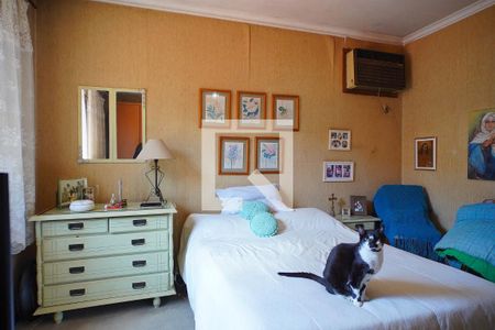 Quarto 2 de casa à venda com 6 quartos, 411m² em Jardim Lindóia, Porto Alegre