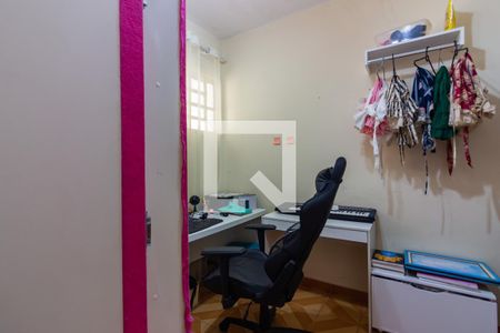 Casa à venda com 160m², 5 quartos e 2 vagasQuarto 2